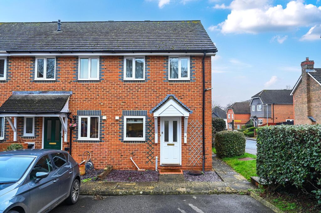 Bullfinch Gardens, Ridgewood, TN22