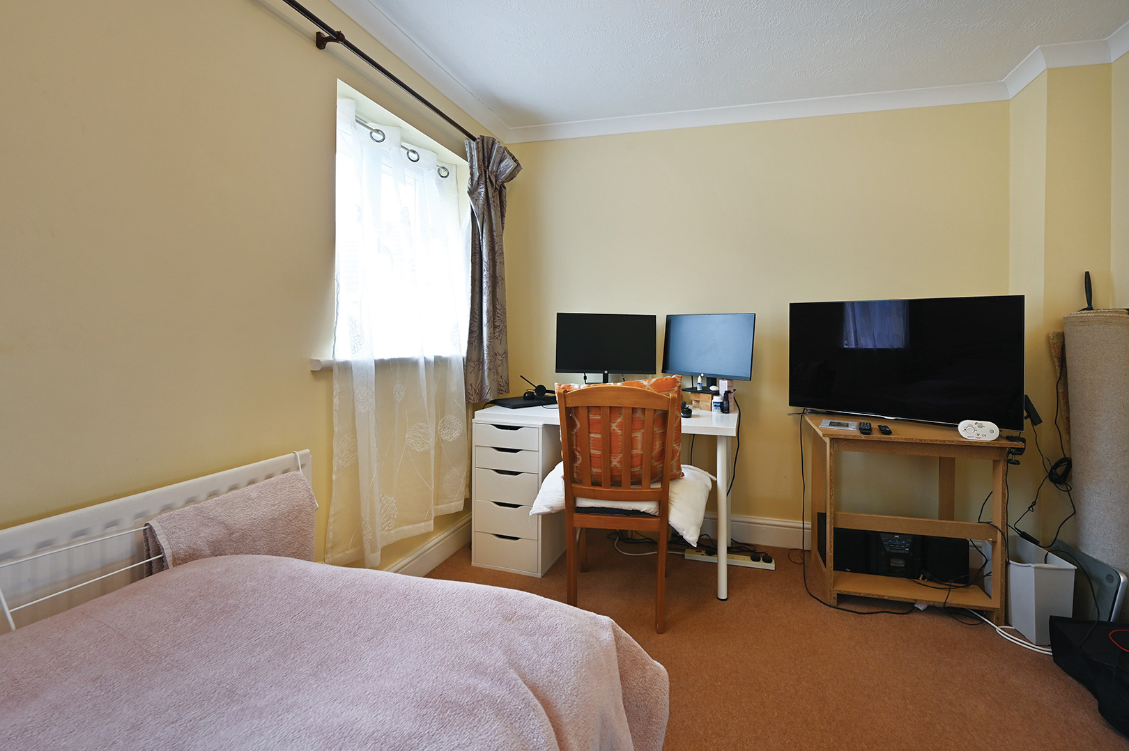 Bullfinch Gardens, Ridgewood, TN22