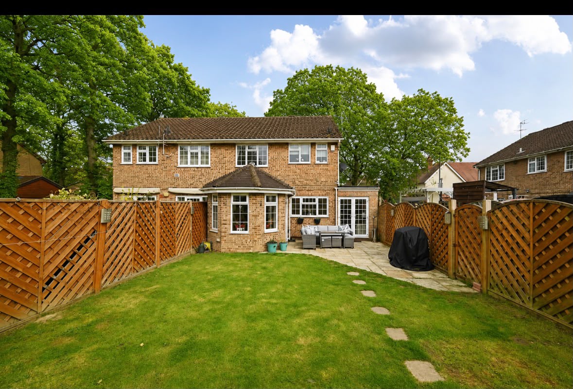Chapel Road, Smallfield, RH6