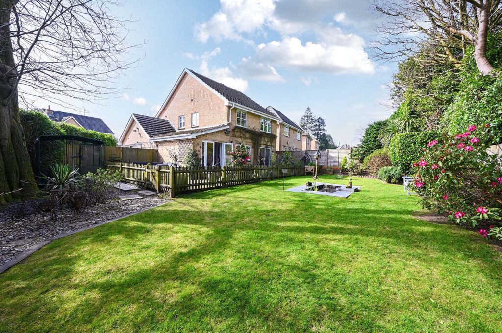 Starfield, Crowborough, TN6
